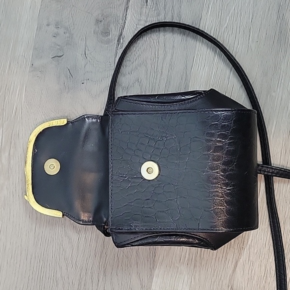 Karam Handbags Inc. Gold Lizard crossbody bag - Picture 11 of 15